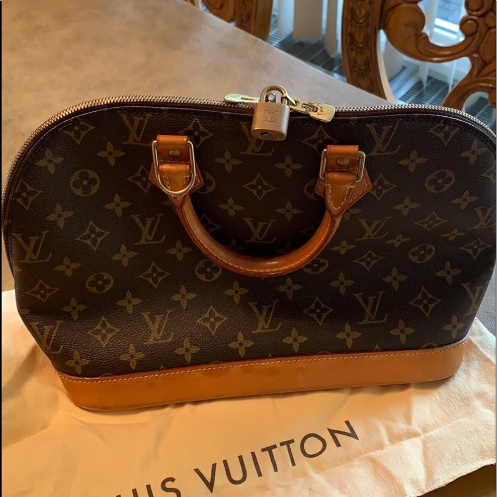 Authentic Alma Louis Vuitton Handbag(FINAL SALE)